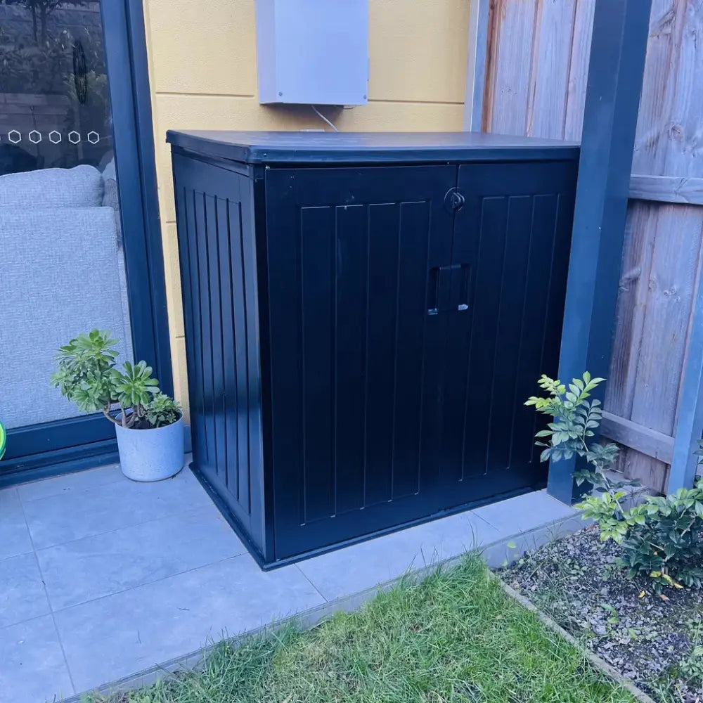 775L Outdoor Storage box in customers backyard fully setup