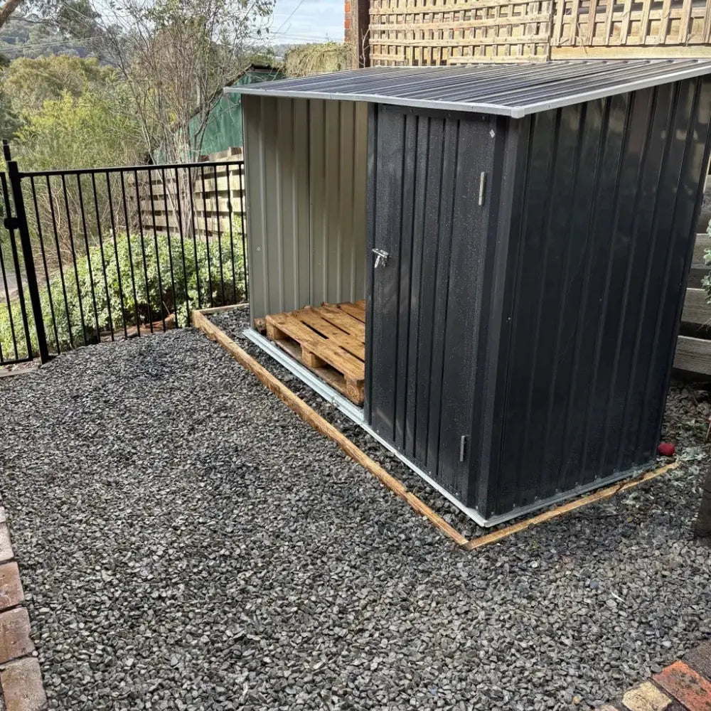 Small Shed with side storage for firewood - Customer photo